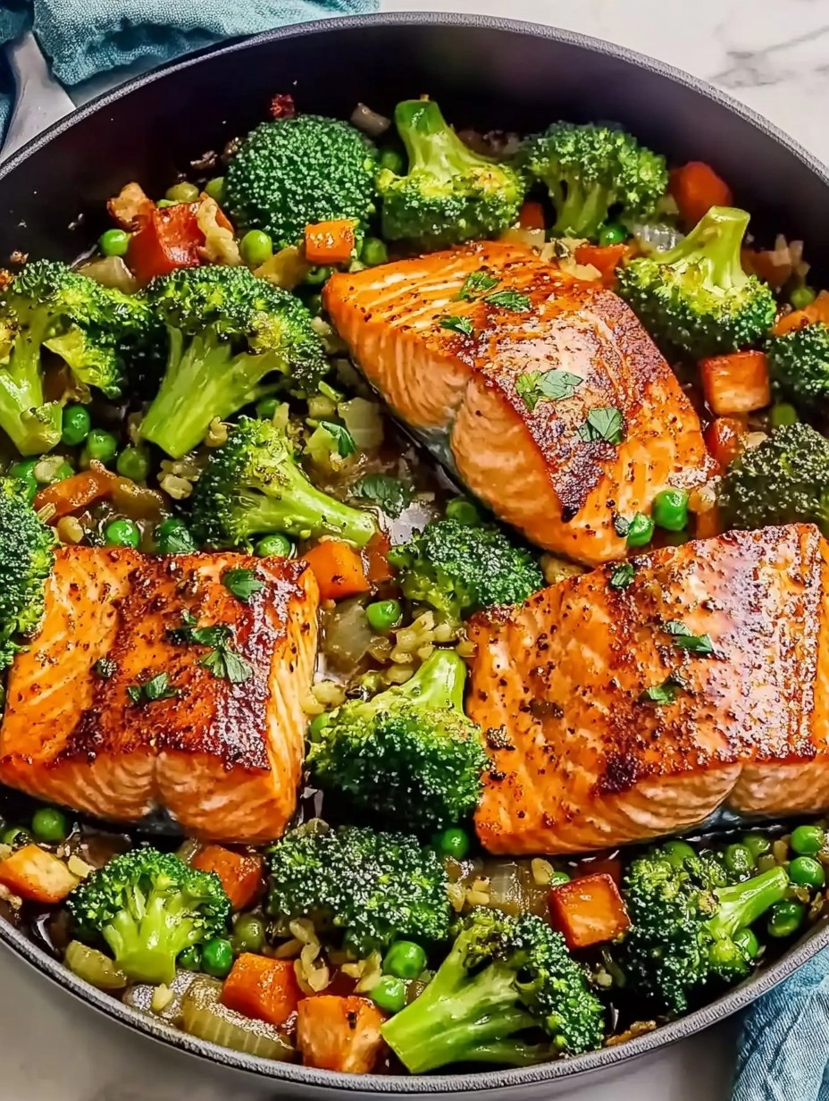 One-Skillet Garlicky Salmon & Broccoli