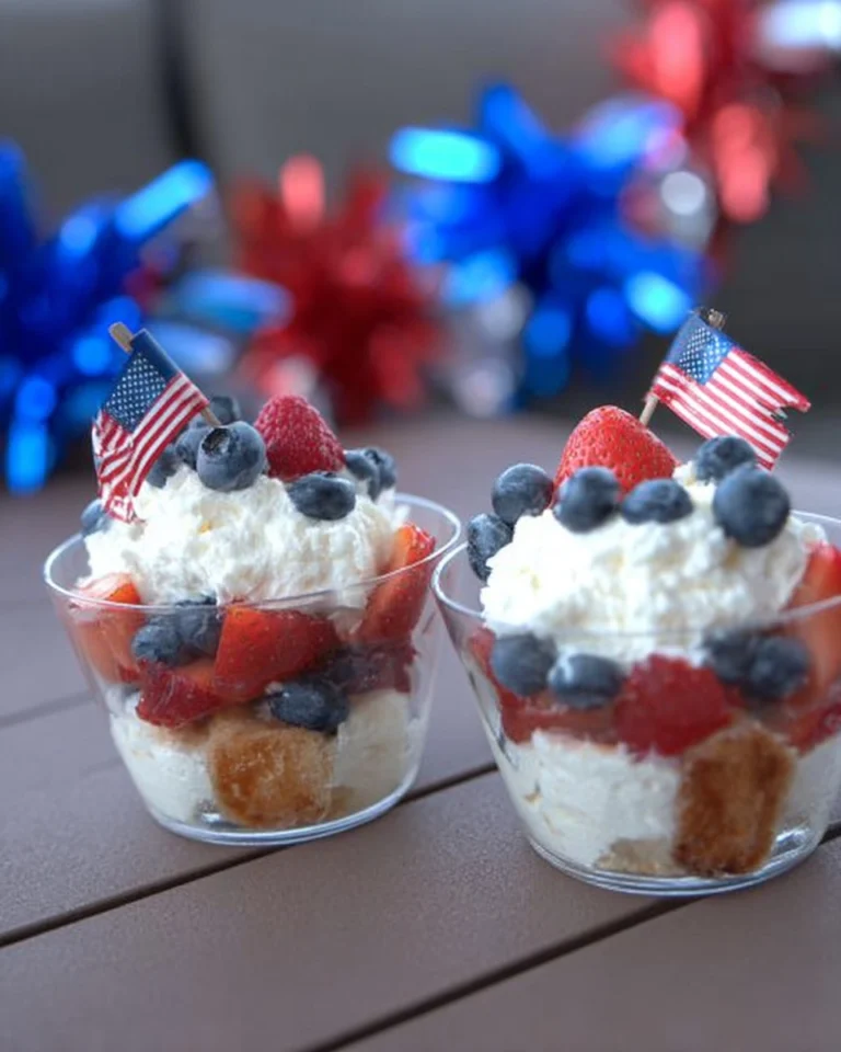 Fourth-of-July-Mini-Shortcake-Cups-Recipe