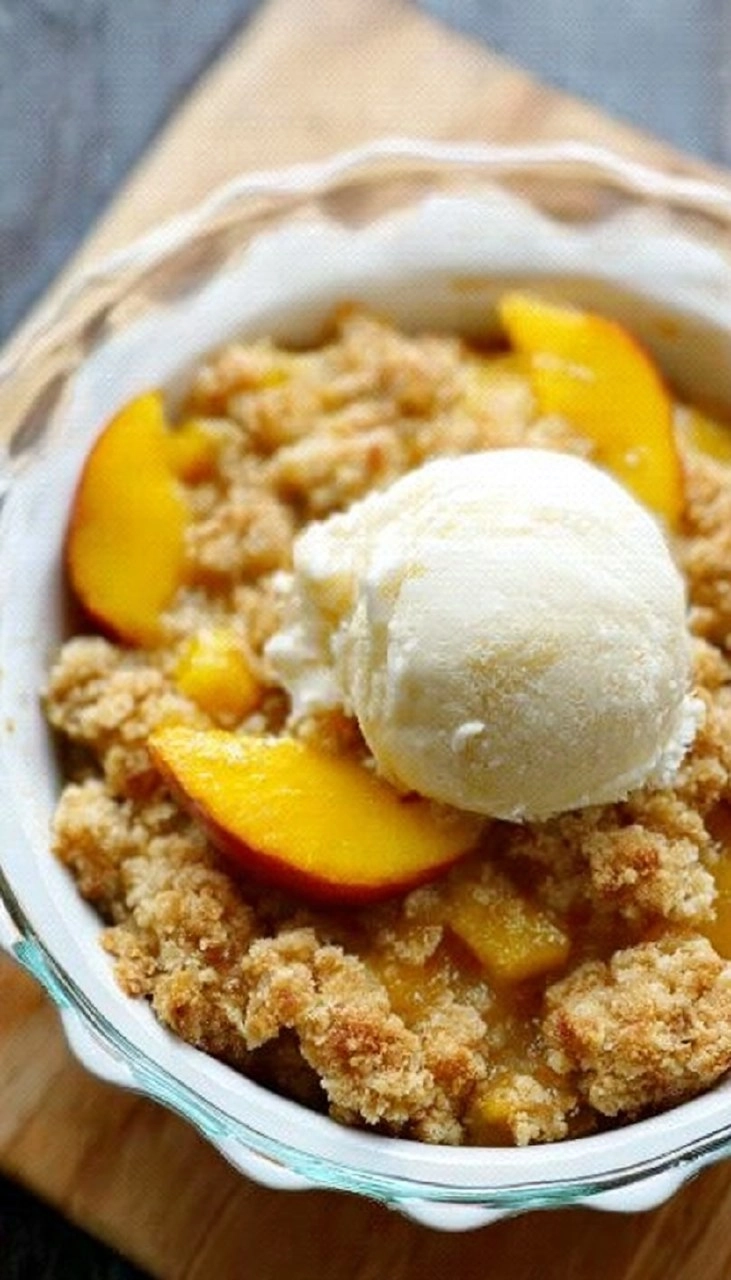 Old-Fashioned Peach Crumble (Just Like Grandma’s!)